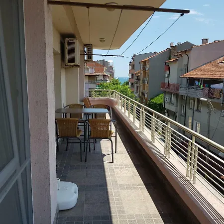 Old Town بيت ضيافة بوموري